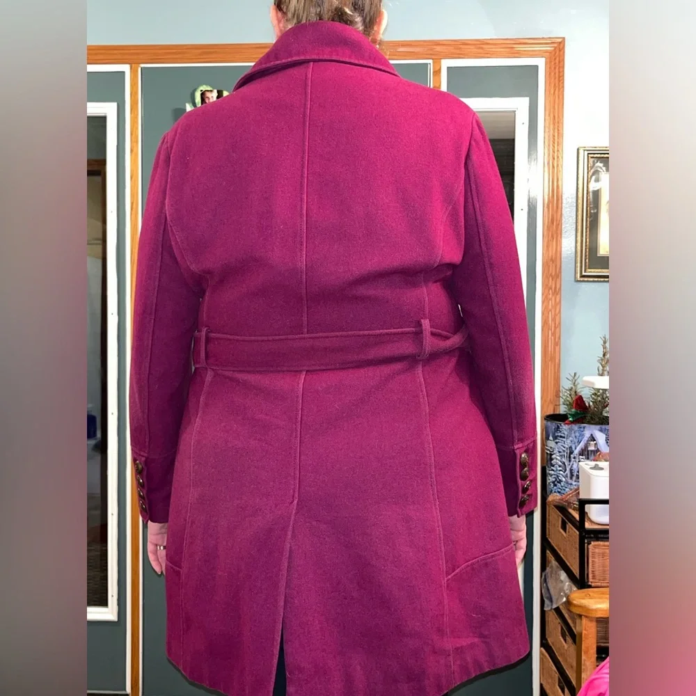 Coat - Picture 2 of 4